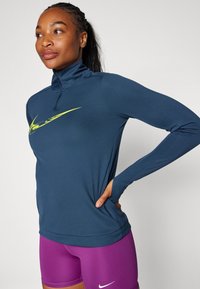 Nike Performance Top dugih rukava - armory navy/bright cactus