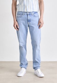 Tommy Jeans - RYAN SLIM - Slim fit jeans - denim light Thumbnail Image 1