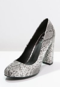 Even&Odd Lodičky na vysokém podpatku - white