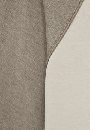 Reiss REGULAR FIT - CARINS - Basic T-shirt - off white taupe
