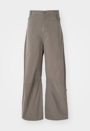 Henrik Vibskov DART PANTS - Relaxed fit jeans - walnut
