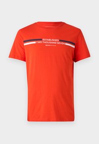 - T-shirt z nadrukiem
