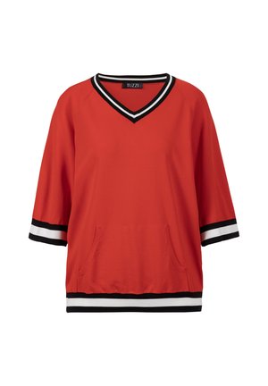 Losse rode V-hals trui met zwart-wit gestreepte rand aan de halslijn, mouwboorden en zoom, met een voorkant zakje.