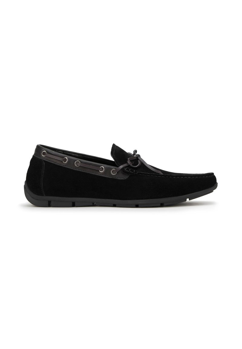 Zwarte suède boot schoenen met een ronde neus, leren accenten, metalen oogjes en een vetersluiting op de wreef. Zacht gestructureerd materiaal.