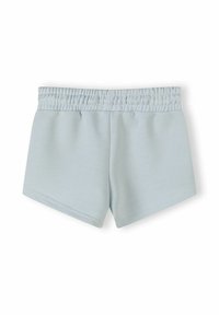 Shorts à taille élastique gris clair avec une texture de tissu lisse, conçus pour une tenue décontractée.