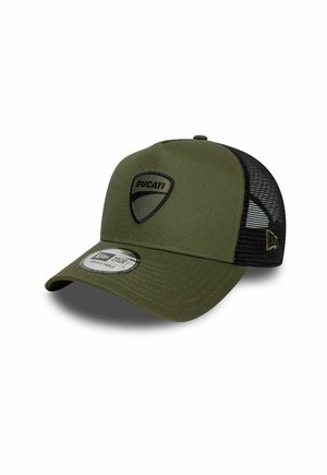 Olivgrüne und schwarze Mesh-Trucker-Cap mit Ducati-Logo vorne und verstellbarem New Era-Aufkleber auf dem gebogenen Schirm.
