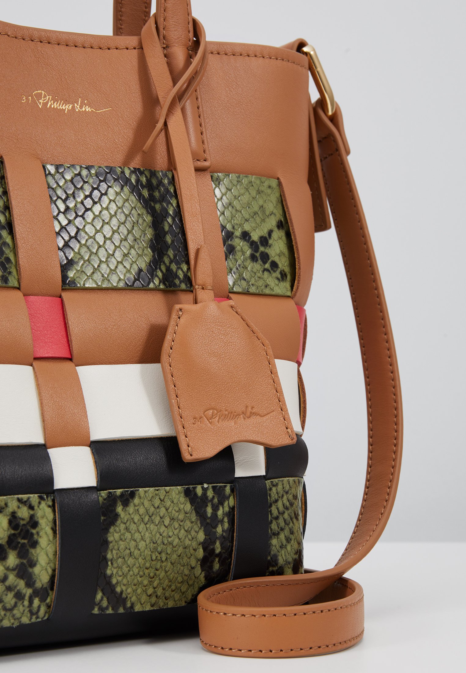 3.1 Phillip Lim ODITA MINI MODERN LATTICE BUCKET Håndveske 3.1 Phillip Lim ODITA MINI MODERN LATTICE BUCKET Håndveske