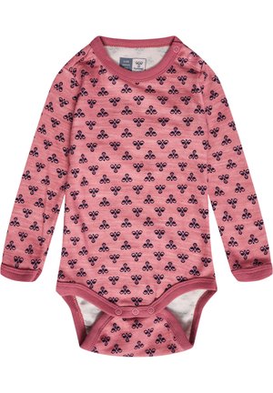 Langärmliger Baby-Bodysuit aus pinkem Stoff mit dunkelblauem Blumenmuster, ausgestattet mit Rundhalsausschnitt und Druckknöpfen im Schritt.