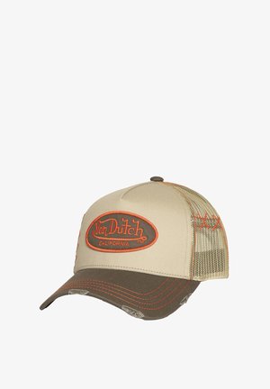 Casquette de camionneur beige avec une visière marron, présentant un logo brodé orange indiquant "Von Dutch California" et un panneau arrière en maille.