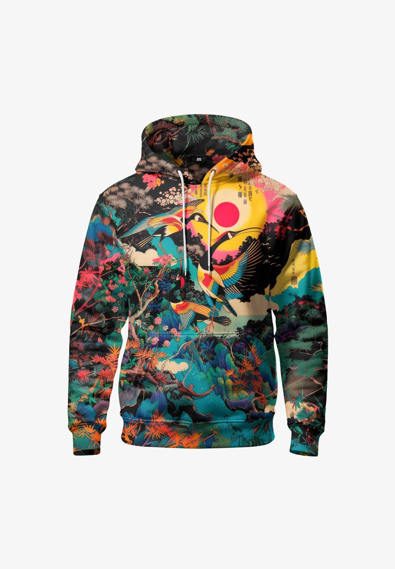 Sudadera con un estampado vibrante y multicolor que presenta grúas, flores y un sol rojo sobre un fondo negro. El material es suave y cuenta con un bolsillo frontal.