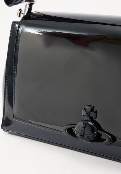 Vivienne Westwood HAZEL MEDIUM - Borsa a mano - black enamel orb
