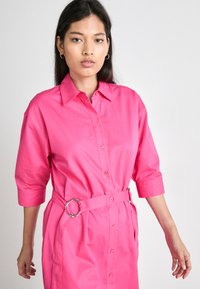 HUGO KITERINA - Rochie tip cămașă - bright pink