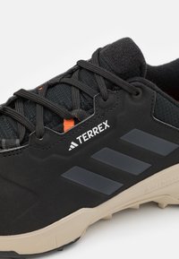 Adidas Terrex AX4 BETA czarny