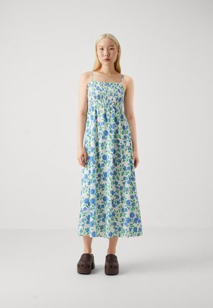 JDYMACE SMOCK MIDI DRESS - Vapaa-ajan mekko - white/blue