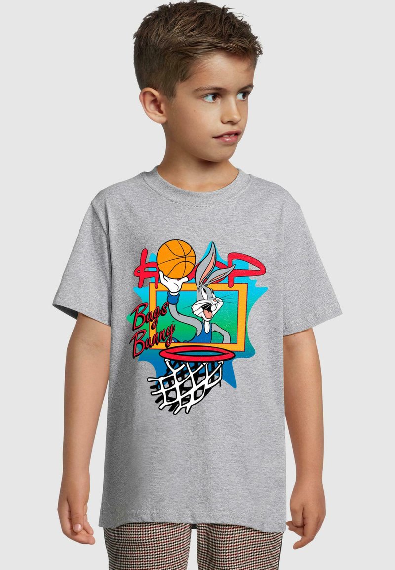 Gray cotton t-shirt featuring a vibrant cartoon print of Bugs Bunny with a basketball. Short sleeves, round neck, and loose fit design.