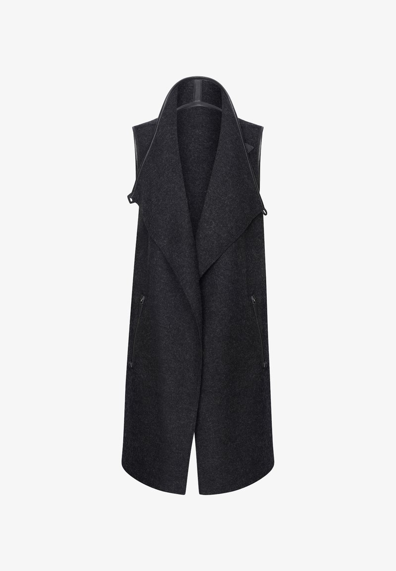 Veste sans manches en laine gris foncé avec larges revers, devant ouvert et poches latérales zippées, longueur genou avec ourlet droit.