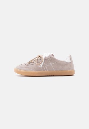 Tamaris, Baskets basses - taupe