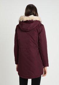 Dorothy Perkins Vinterkappa /-rock - dark red