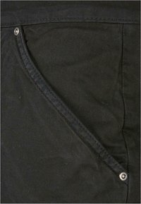 Urban Classics DOUBLE KNEE CARPENTER - Šortky - black
