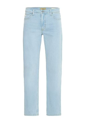 Jeans bleu clair en denim, avec une coupe droite, un style classique à cinq poches et une fermeture à bouton en métal à l'avant.