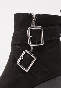 New Look Wide Fit Botines camperos - black