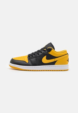 AIR JORDAN 1 LOW - Sportbačiai - black/yellow ochre/white