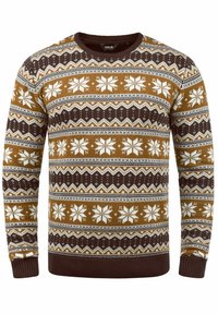 Stickad tröja med ett upprepande geometriskt mönster och snöflingor i bruna, vita och gyllene färger, med rund halsringning och ribbade ärmslut.