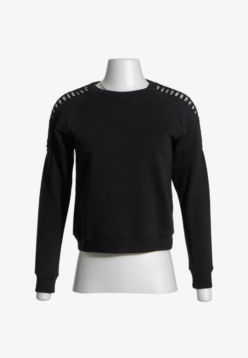 Sweat-shirt court noir à manches longues avec col rond et détails décoratifs découpés le long des épaules, présenté sur un torse de mannequin blanc.