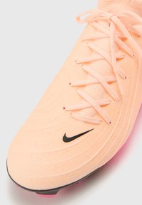 Thumbnail Image 9