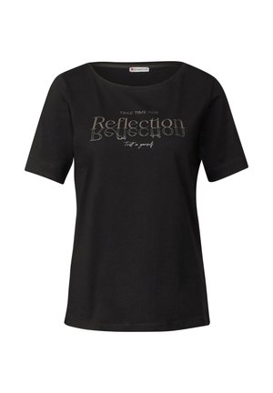 Schwarzes T-Shirt mit kurzen Ärmeln und Rundhalsausschnitt. Mit weißem Drucktext: "Nimm dir Zeit zur Reflexion. Wende dich zu dir selbst." Normale Passform.