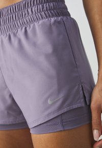 Nike Performance Šortky 2 v 1 - daybreak/silver