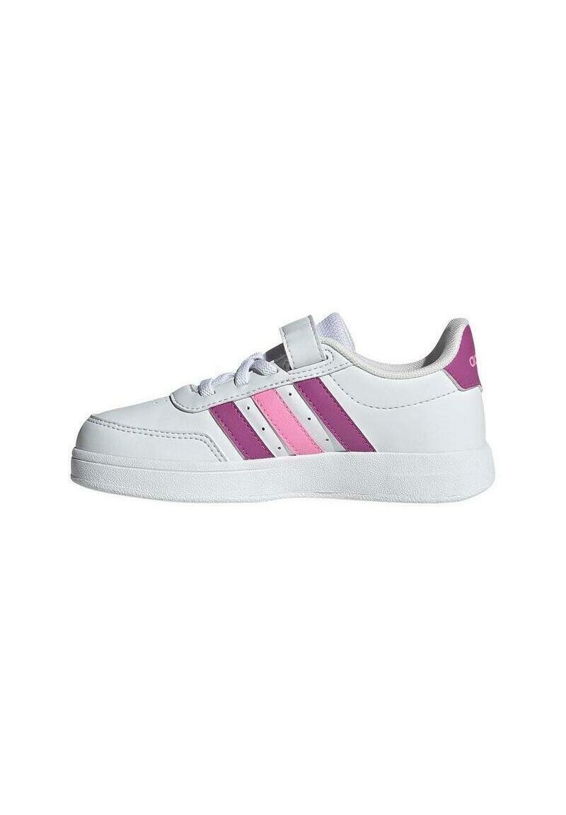 Sneaker bianco con accenti rosa, presenta tre righe in diverse sfumature di rosa, chiusura con lacci e una fascia a strappo per una vestibilità sicura.