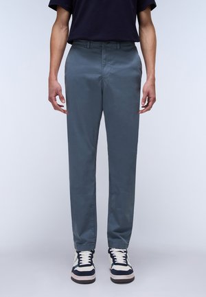 PUYO SUM - Chinos - stormy weat
