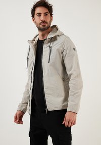 Buratti SLIM FIT - Lengva striukė - stone