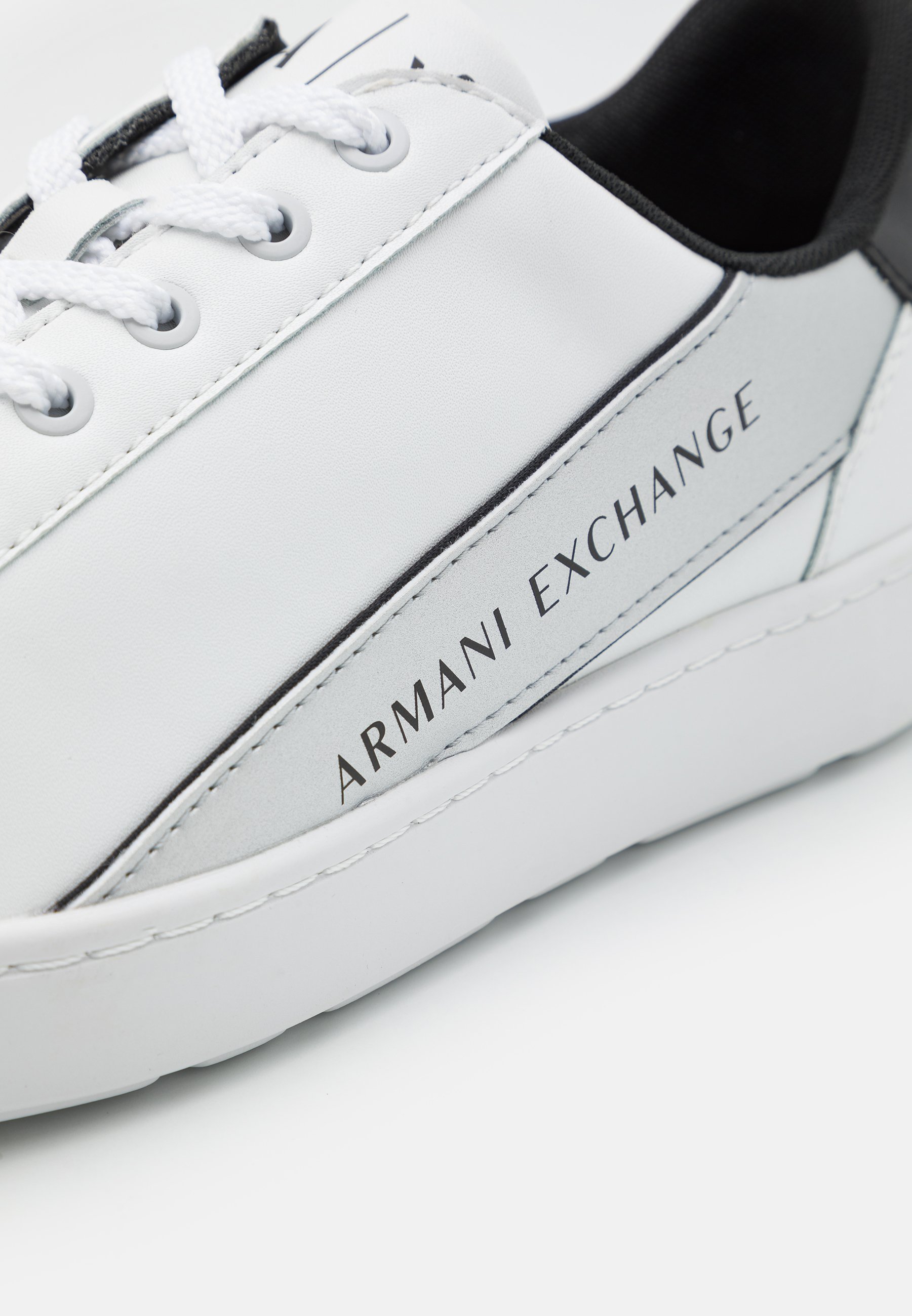 Armani Exchange Trainers - opic white 
