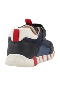 Geox B IUPIDOO 25 - Zapatillas - bleu