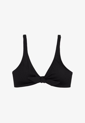 Svart ribbad bikiniöverdel med en triangulär design, tunna axelband och en knytdetalj framtill. Texturen ser slät ut med subtila vertikala linjer.