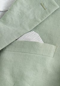 Thumbnail Image 6