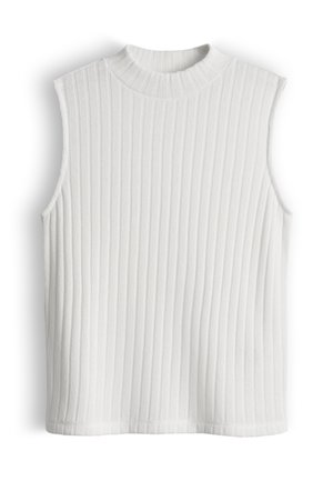Maglione bianco senza maniche in maglia a coste con collo alto rotondo, mostrato disteso su sfondo bianco.