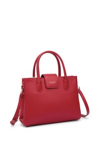 Borsa a tracolla in finta pelle rossa con doppio manico, tracolla removibile e pattina anteriore. Presenta una superficie testurizzata e una discreta personalizzazione in oro.