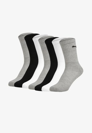 Sechs Paar Crew-Socken in Dunkelgrau, Hellgrau, Schwarz und Weiß. Aus einem glatten Strickmaterial gefertigt, mit gerippten Bündchen und verstärkten Zehen.