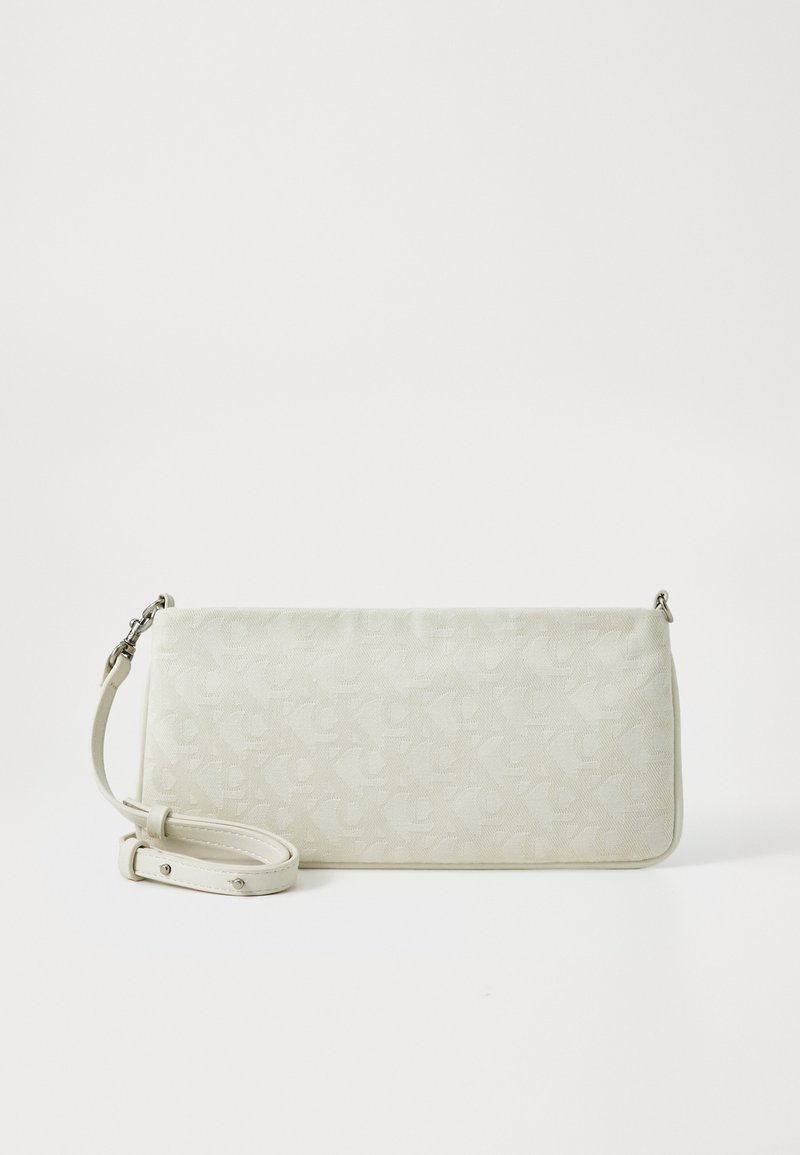 Borsa a pochette bianca con motivo, dalla forma rettangolare elegante, texture liscia e tracolla regolabile. Presenta un design del logo sottile e hardware in argento.