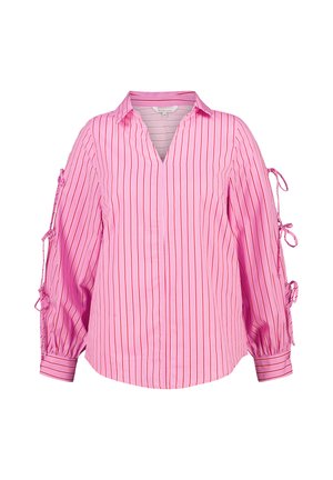 Roze gestreepte blouse met een V-hals, pofmouwen en strikaccenten op de manchetten. Gemaakt van een gladde, lichte stof.