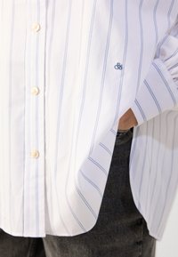 Scotch & Soda GIRLFRIEND SHIRT - Camicia - bright white/faded denim