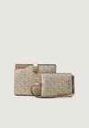 JET SET PASSPORT - Doplnky na cestovanie - pale gold-coloured
