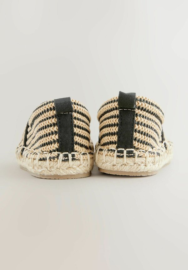 REGULAR FIT – Espadrille