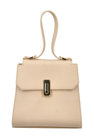 Beige lædertasker med en struktureret design, firkantet form, top håndtag og beslag i guldfarvet metal på forsiden.
