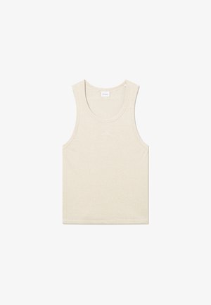 Beige mouwloze tanktop, gemaakt van zachte stof, met een ronde halslijn, doorlopende schouderbanden en een subtiel logo op de voorkant.
