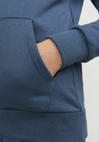 Jack & Jones Junior Jersey con capucha - ensign blue