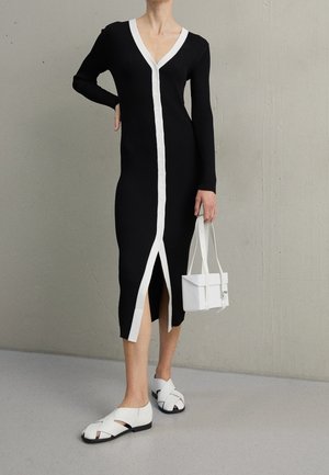 Robe fourreau - black